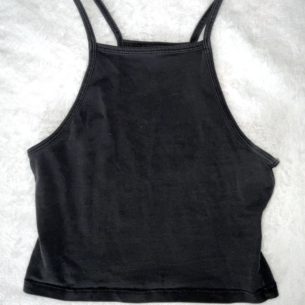 Black crop-top